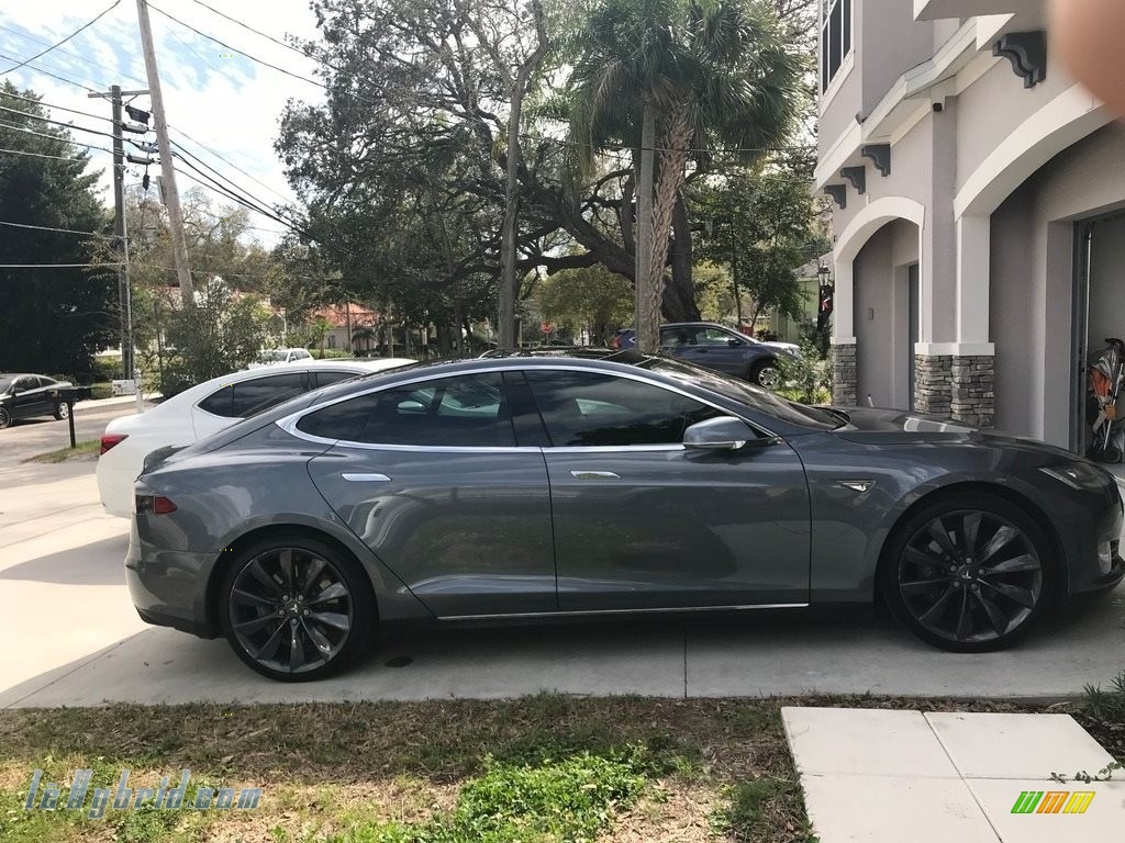 Grey Metallic / Grey Tesla Model S 85