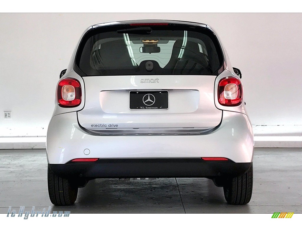 2017 fortwo Electric Drive coupe - Cool Silver Metallic / Black photo #3 2017 fortwo Electric Drive coupe - Cool Silver Metallic / Black photo #3