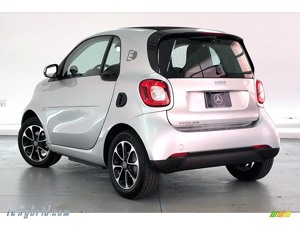 2017 fortwo Electric Drive coupe - Cool Silver Metallic / Black photo #9
