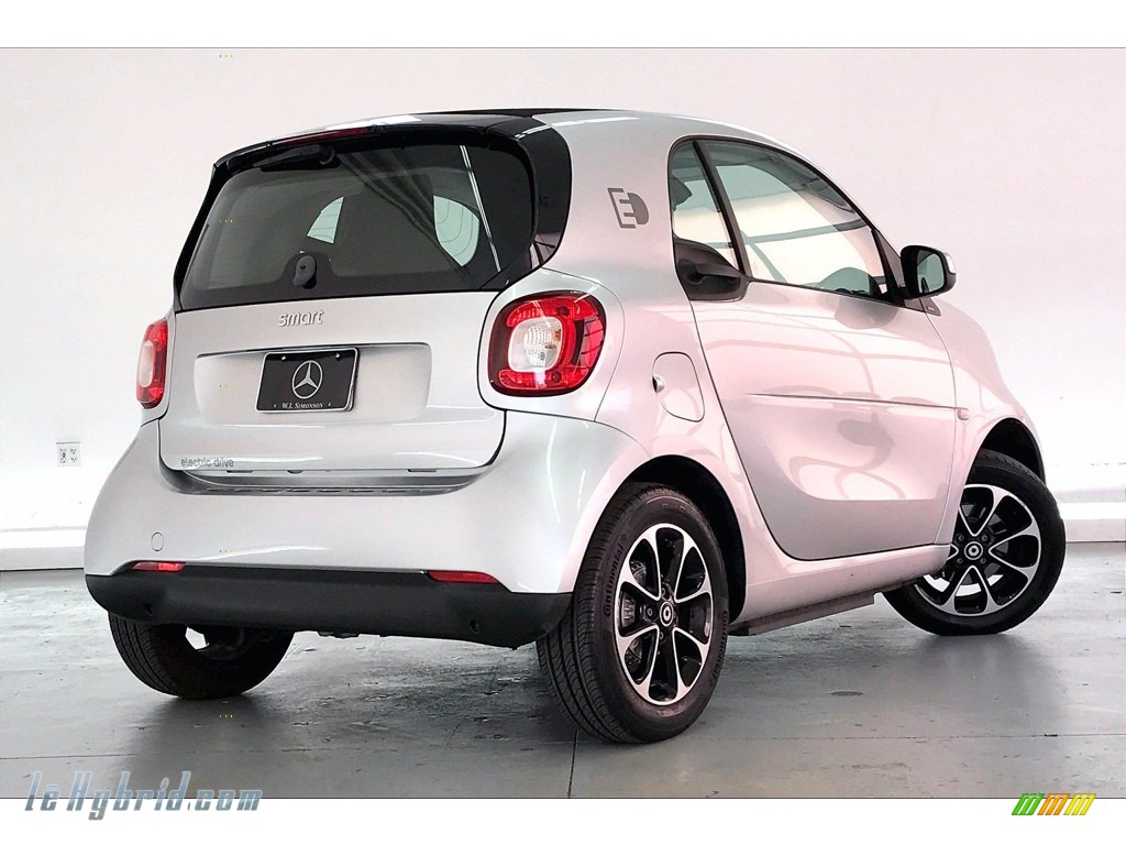 2017 fortwo Electric Drive coupe - Cool Silver Metallic / Black photo #12 2017 fortwo Electric Drive coupe - Cool Silver Metallic / Black photo #12