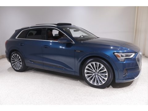 Galaxy Blue Metallic 2019 Audi e-tron Prestige quattro