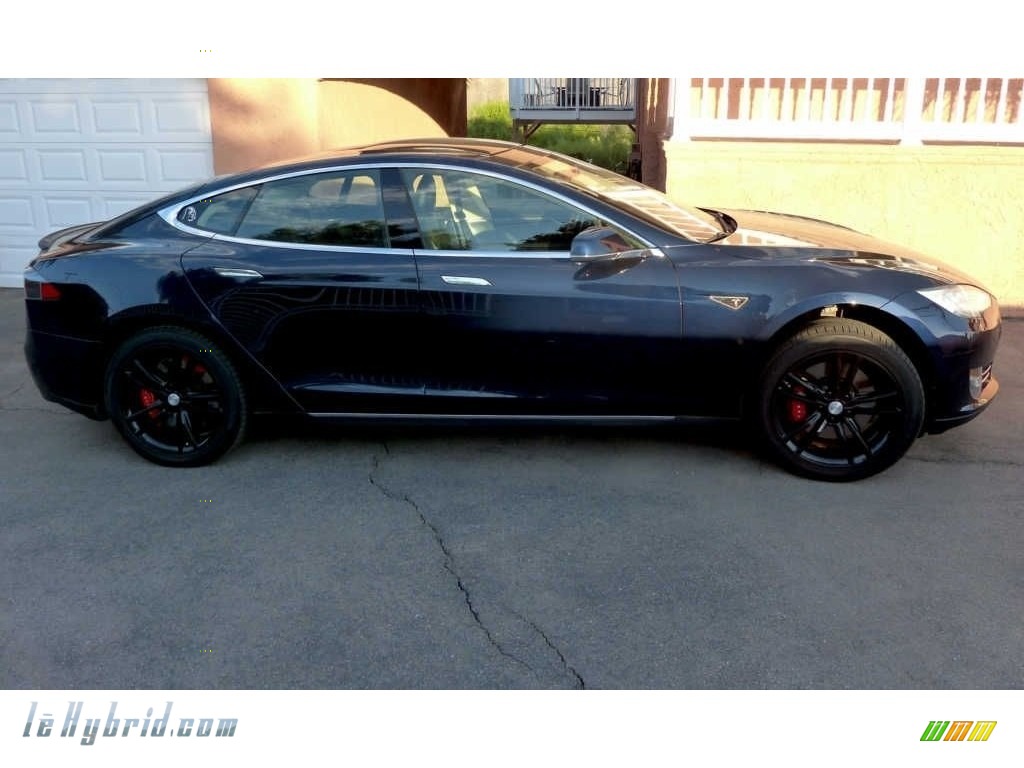 Blue Metallic / Black Tesla Model S 