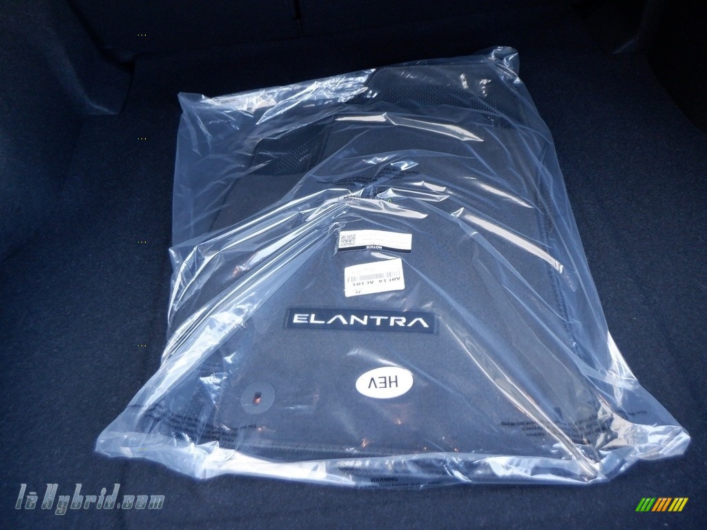 2023 Elantra Limited Hybrid - Fluid Metal / Black photo #30