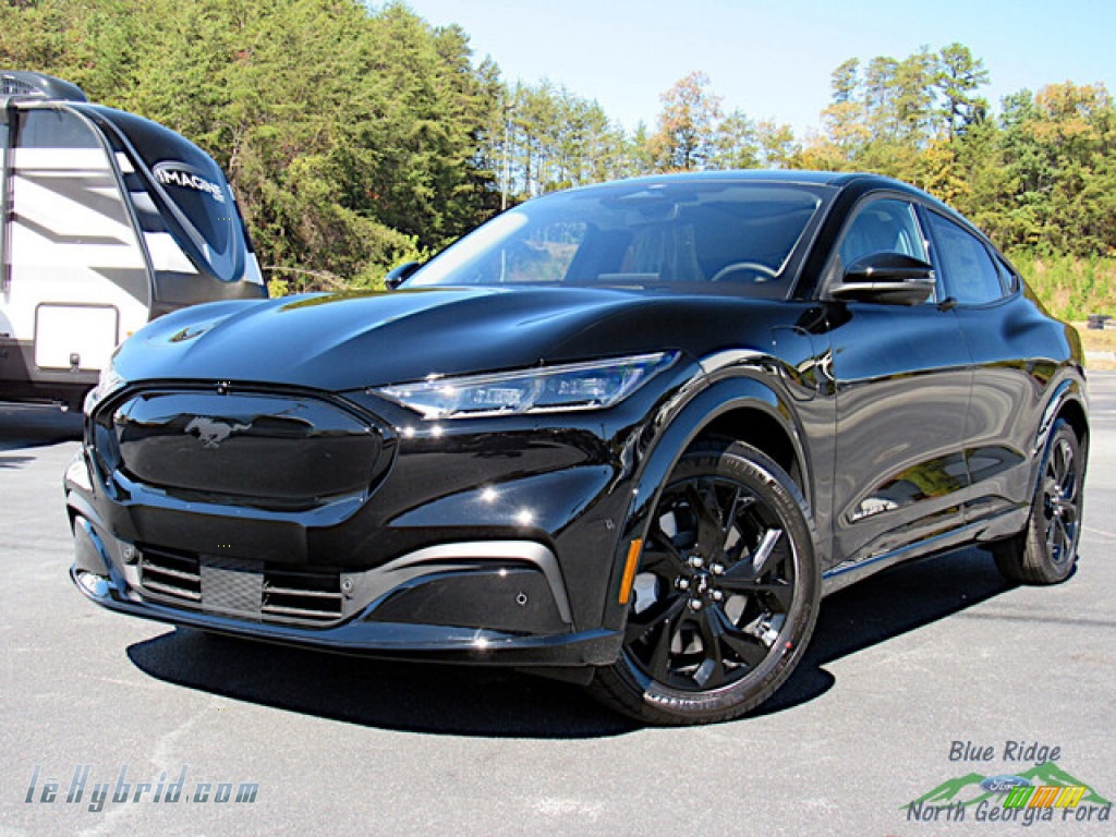 Shadow Black / Black Onyx Ford Mustang Mach-E Premium