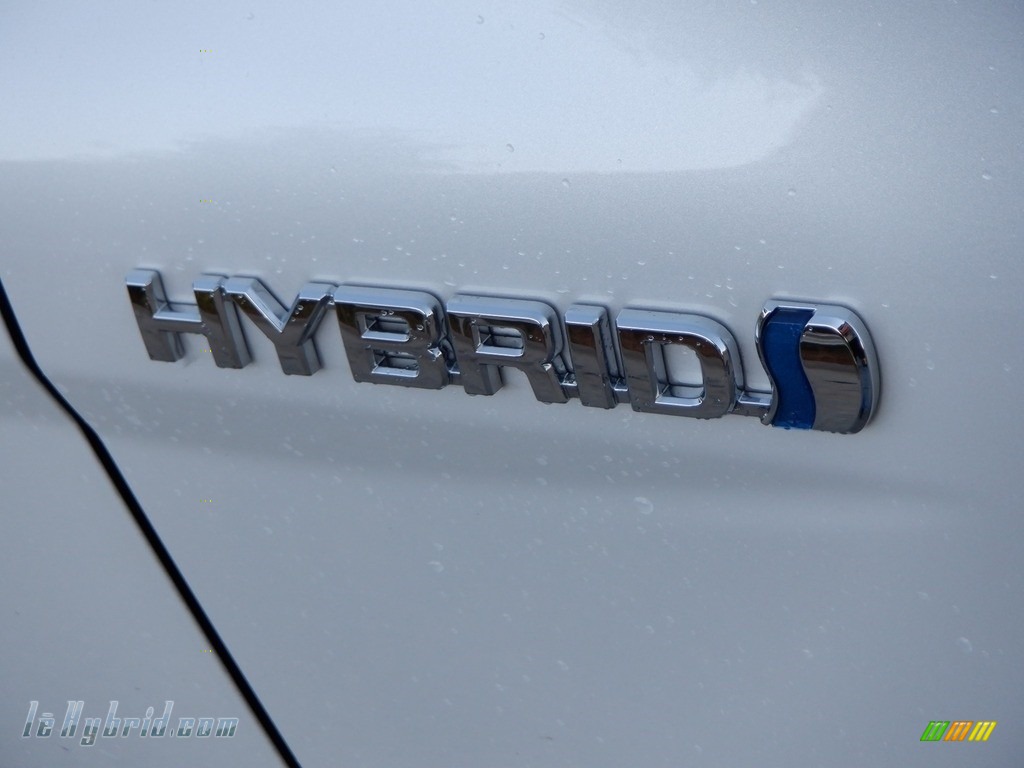 2021 Camry XLE Hybrid - Wind Chill Pearl / Ash photo #4