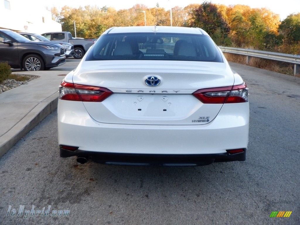 2021 Camry XLE Hybrid - Wind Chill Pearl / Ash photo #9