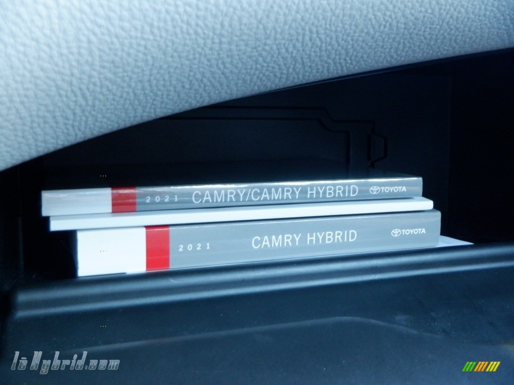 2021 Camry XLE Hybrid - Wind Chill Pearl / Ash photo #34