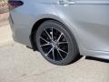 Toyota Camry SE Hybrid Celestial Silver Metallic photo #3