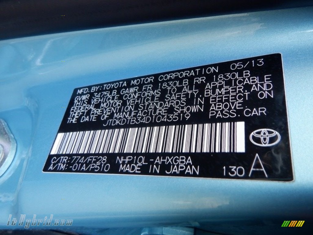 2013 Prius c Hybrid Three - Summer Rain Metallic / Light Blue Gray/Black photo #32