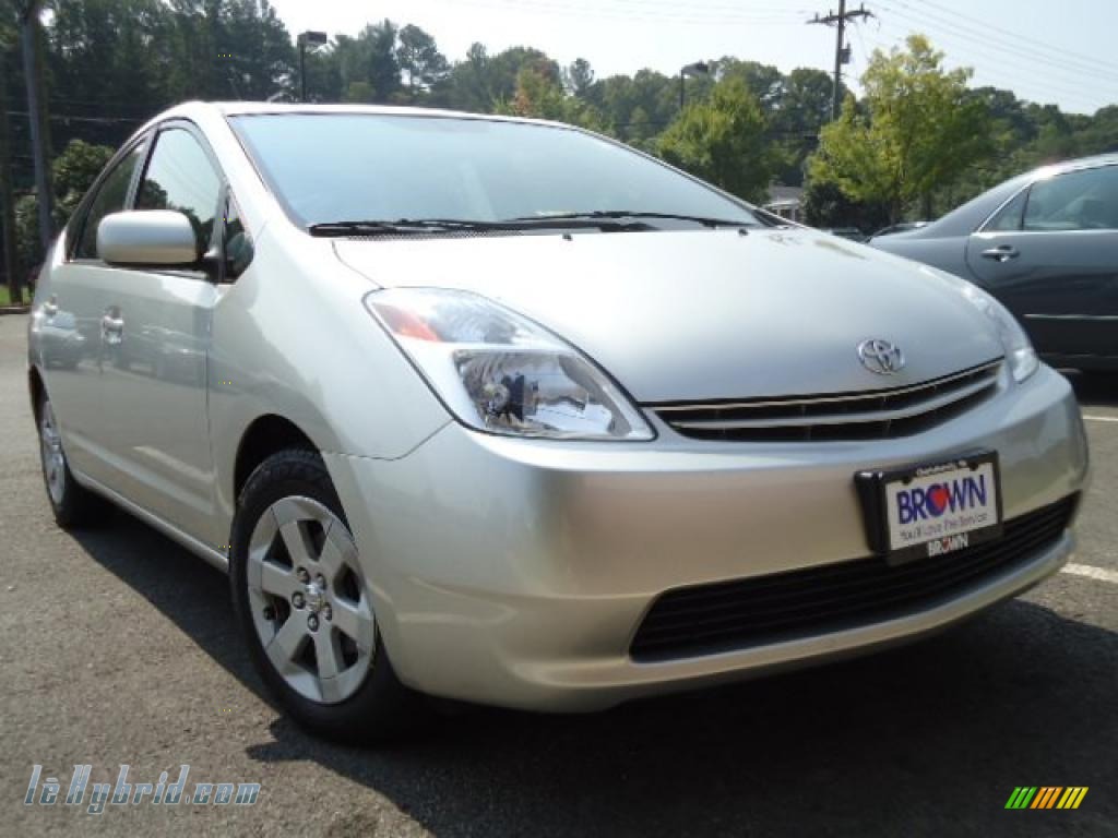 2005 Toyota Prius Hybrid in Millenium Silver Metallic ...