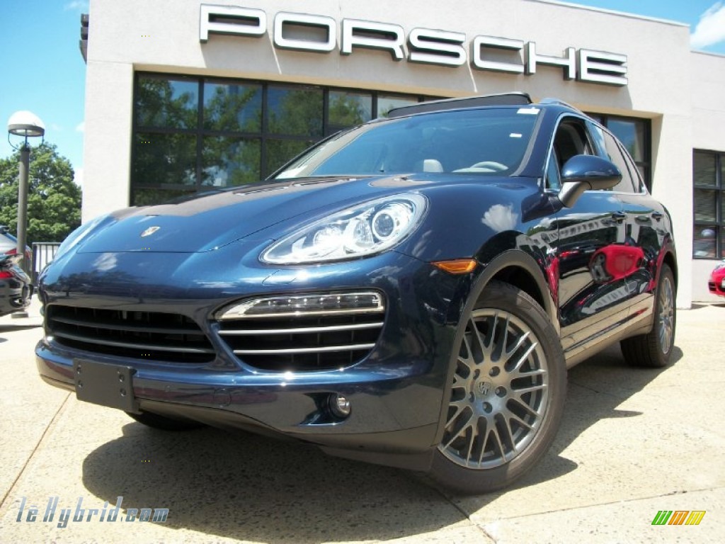 Porsche Cayenne Blue