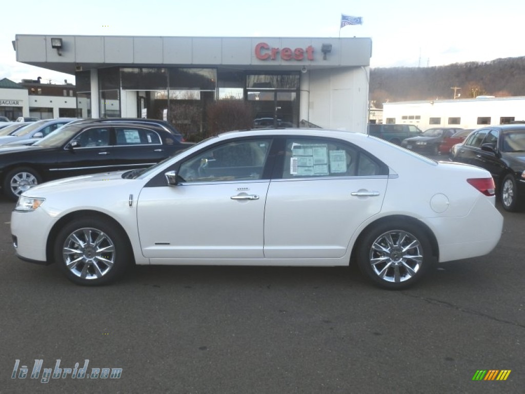 White Platinum Metallic Tri-Coat / Cashmere Lincoln MKZ Hybrid White Platinum Metallic Tri-Coat / Cashmere Lincoln MKZ Hybrid