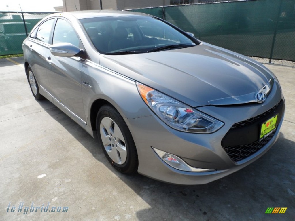 Hyper Silver Metallic / Gray Hyundai Sonata Hybrid Hyper Silver Metallic / Gray Hyundai Sonata Hybrid