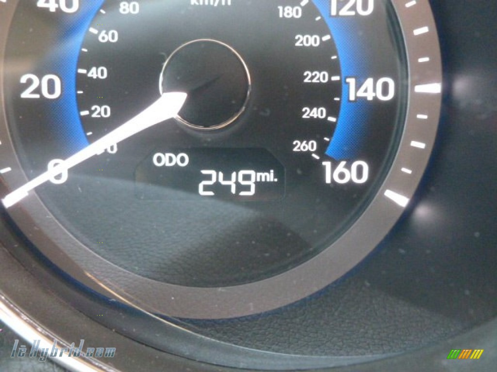 2012 Sonata Hybrid - Black Onyx Pearl / Gray photo #19 2012 Sonata Hybrid - Black Onyx Pearl / Gray photo #19