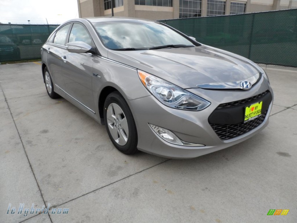 Hyper Silver Metallic / Gray Hyundai Sonata Hybrid Hyper Silver Metallic / Gray Hyundai Sonata Hybrid