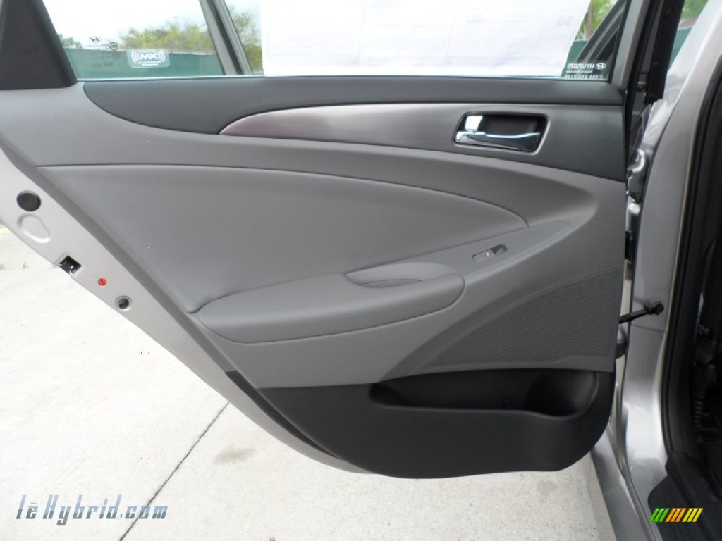 2012 Sonata Hybrid - Hyper Silver Metallic / Gray photo #21 2012 Sonata Hybrid - Hyper Silver Metallic / Gray photo #21