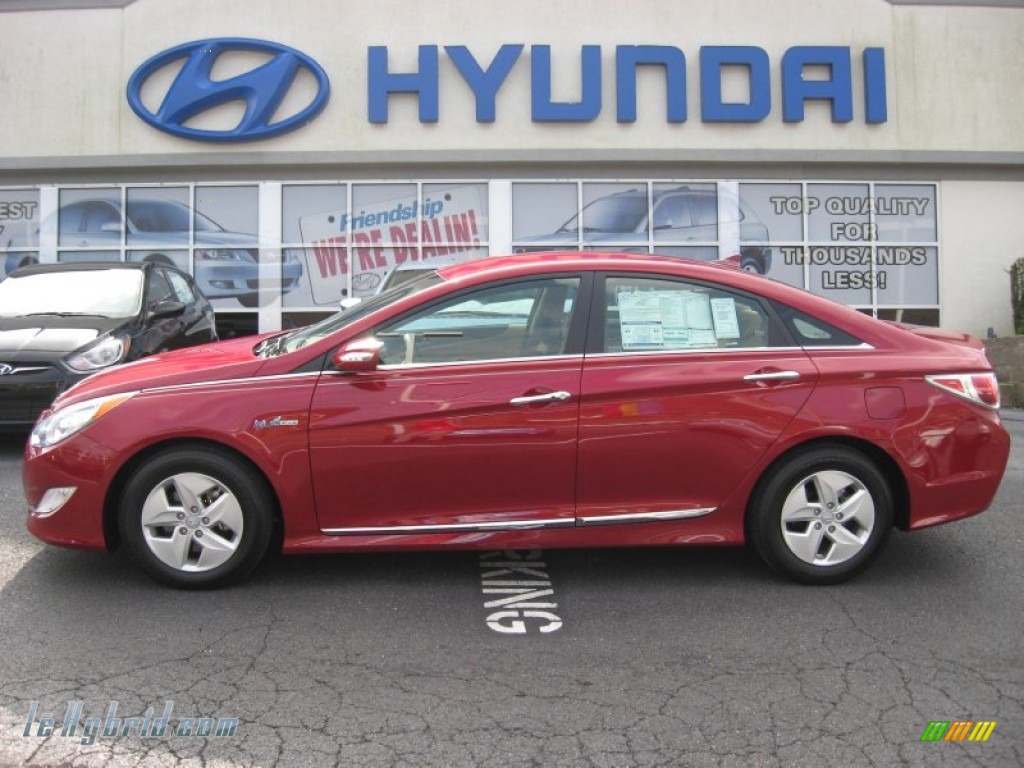 Venetian Red / Camel Hyundai Sonata Hybrid Venetian Red / Camel Hyundai Sonata Hybrid
