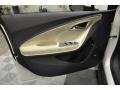 Chevrolet Volt Hatchback White Diamond Tricoat photo #7 Chevrolet Volt Hatchback White Diamond Tricoat photo #7