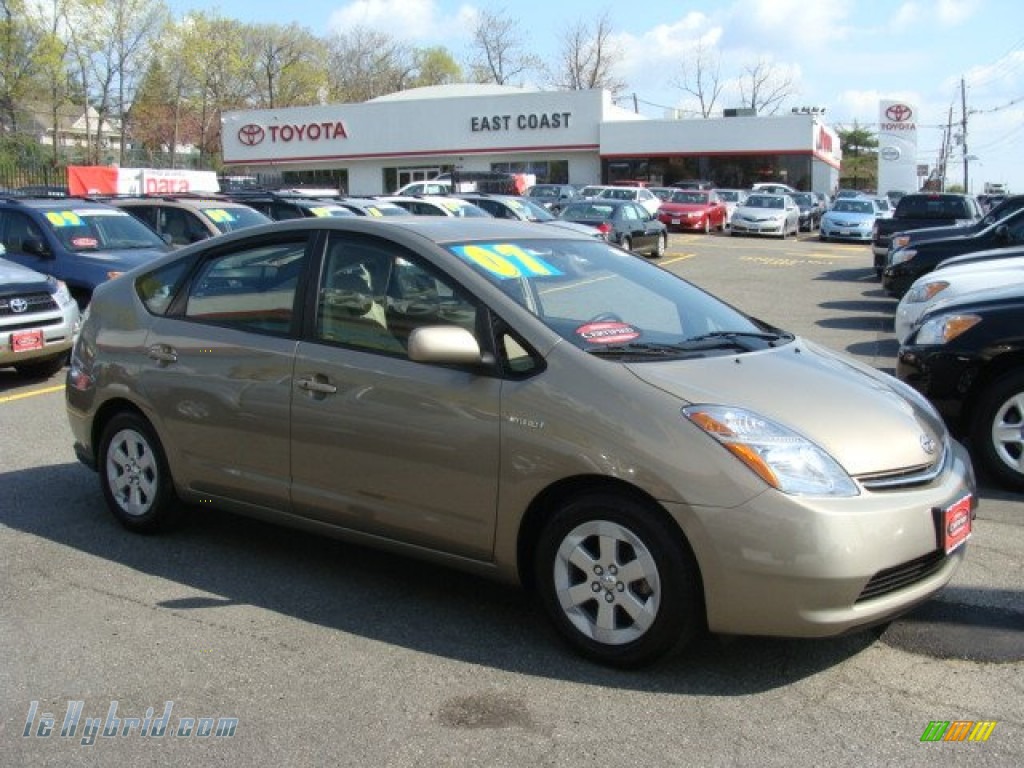 Driftwood Pearl / Bisque Beige Toyota Prius Hybrid Driftwood Pearl / Bisque Beige Toyota Prius Hybrid