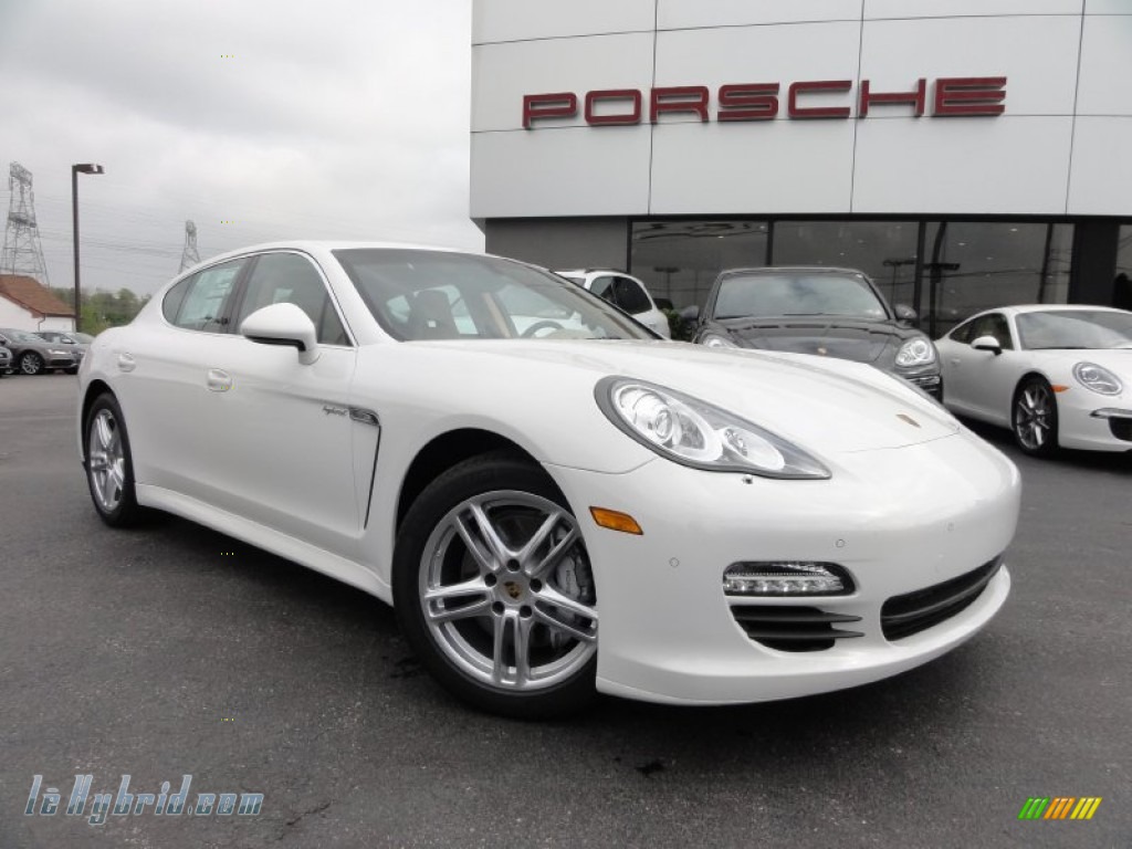 Carrara White / Luxor Beige Porsche Panamera S Hybrid Carrara White / Luxor Beige Porsche Panamera S Hybrid