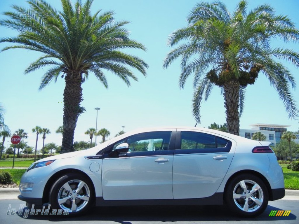 2012 Volt Hatchback - Silver Ice Metallic / Jet Black/Dark Accents photo #1 2012 Volt Hatchback - Silver Ice Metallic / Jet Black/Dark Accents photo #1