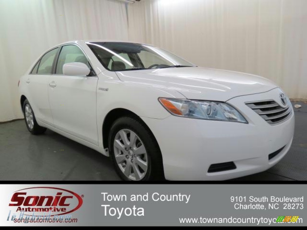 Super White / Bisque Toyota Camry Hybrid Super White / Bisque Toyota Camry Hybrid