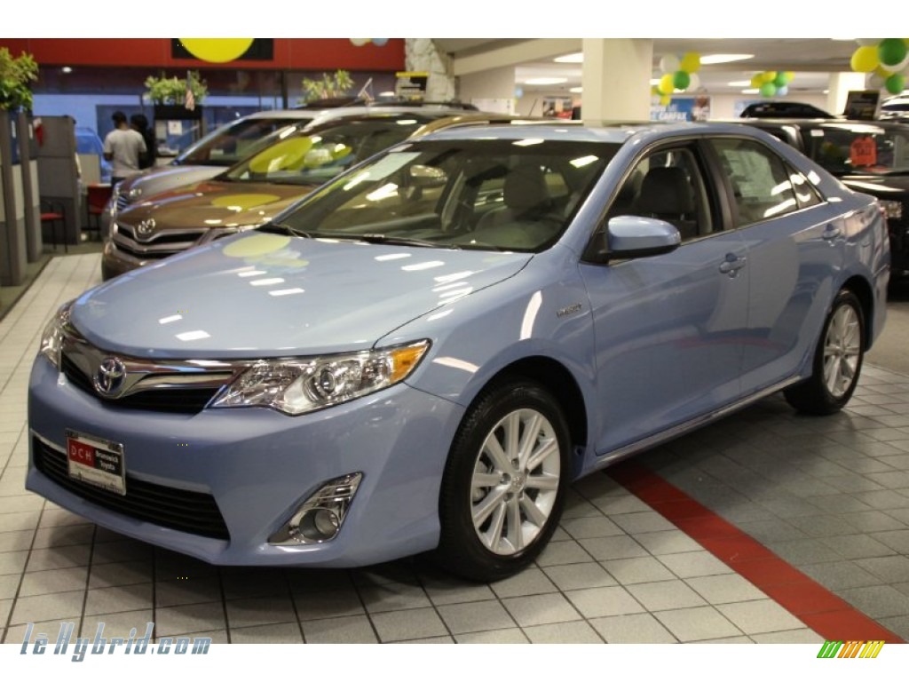 2013 Camry Hybrid XLE - Clearwater Blue Metallic / Light Gray photo #1