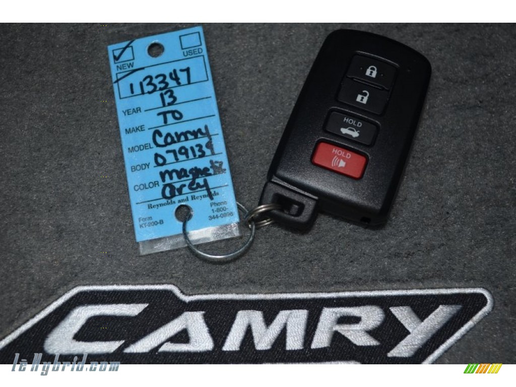 2013 Camry Hybrid XLE - Magnetic Gray Metallic / Light Gray photo #22