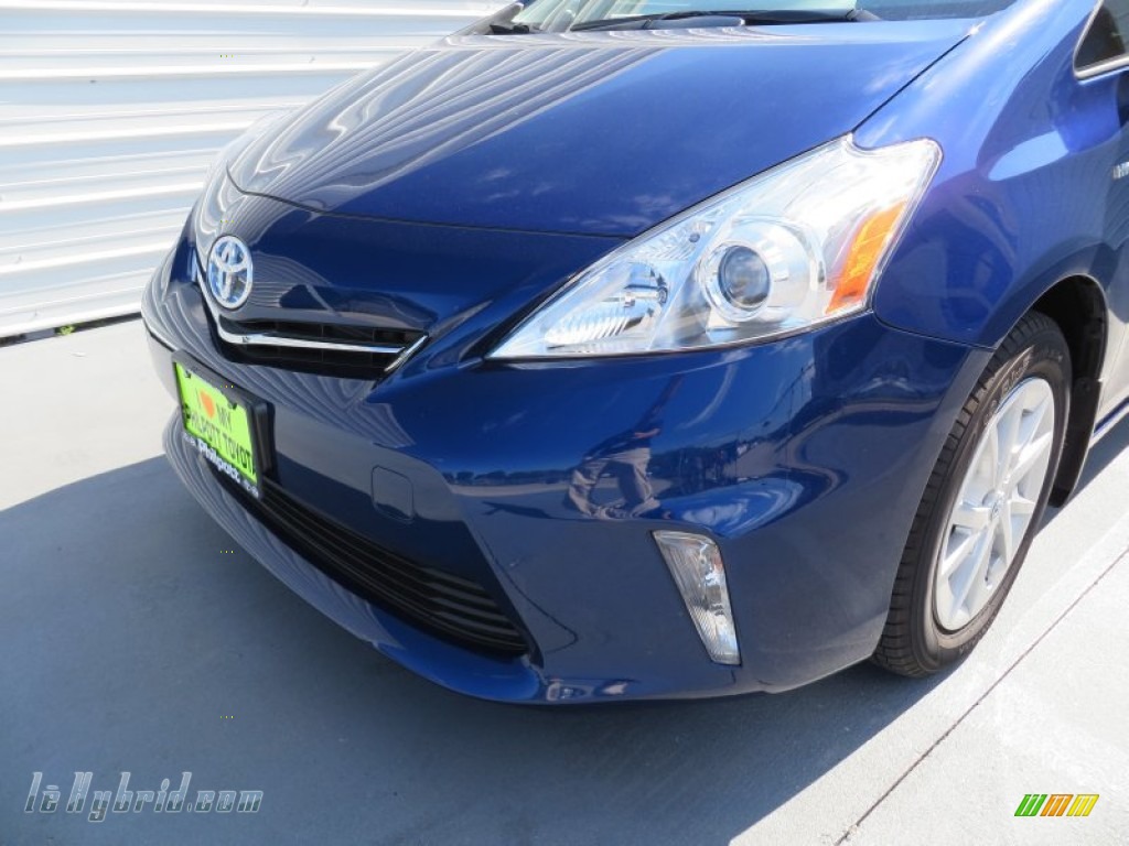2013 Prius v Three Hybrid - Blue Ribbon Metallic / Dark Gray photo #10