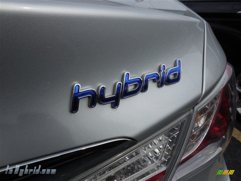 2011 Sonata Hybrid - Radiant Silver / Black photo #11