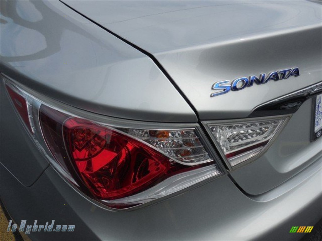 2011 Sonata Hybrid - Radiant Silver / Black photo #12