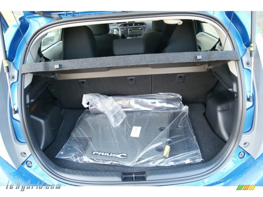 2013 Prius c Hybrid Two - Blue Streak Metallic / Light Blue Gray/Black photo #8