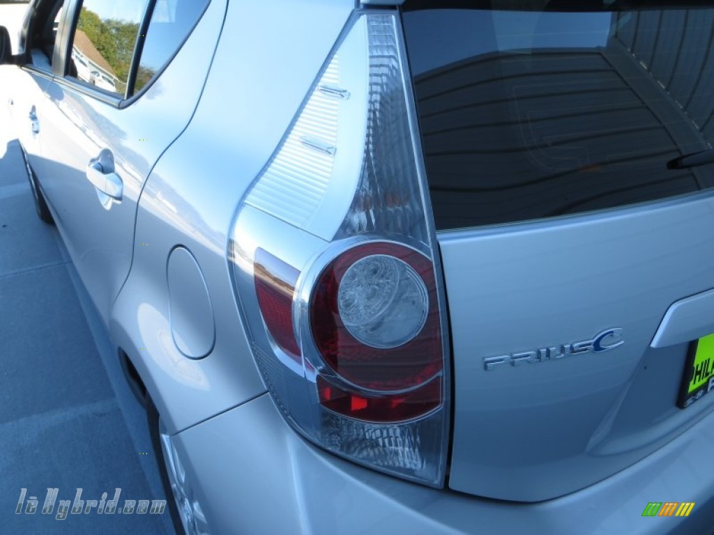 2013 Prius c Hybrid Three - Classic Silver Metallic / Light Blue Gray/Black photo #13