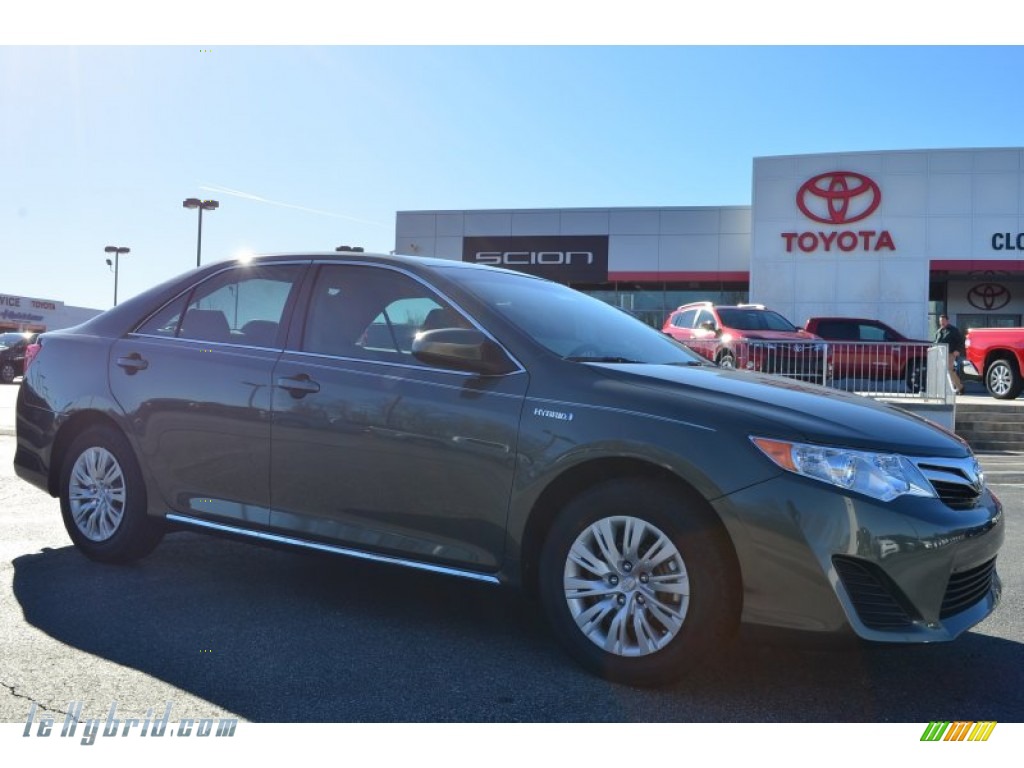 Cypress Pearl / Ivory Toyota Camry Hybrid LE