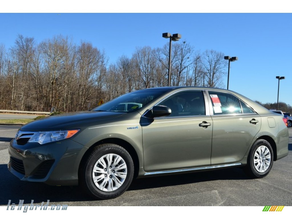2014 Camry Hybrid LE - Cypress Pearl / Ivory photo #3