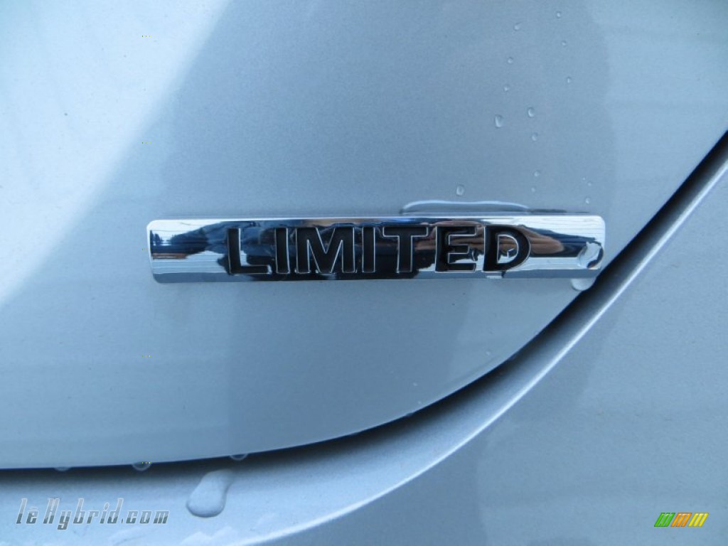 2013 Sonata Hybrid Limited - Silver Frost Metallic / Gray photo #17